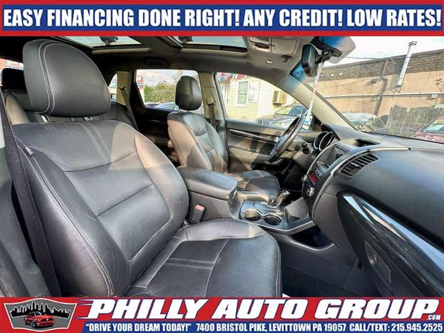 Photo of 2011 Bright Silver Kia Sorento