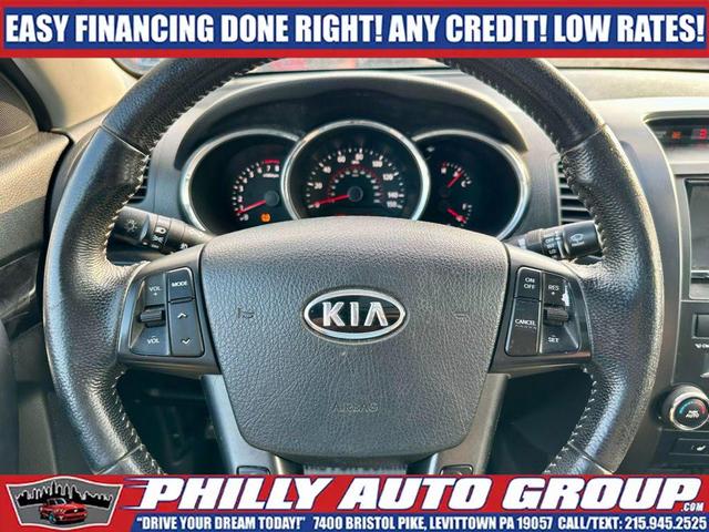 Photo of 2011 Bright Silver Kia Sorento