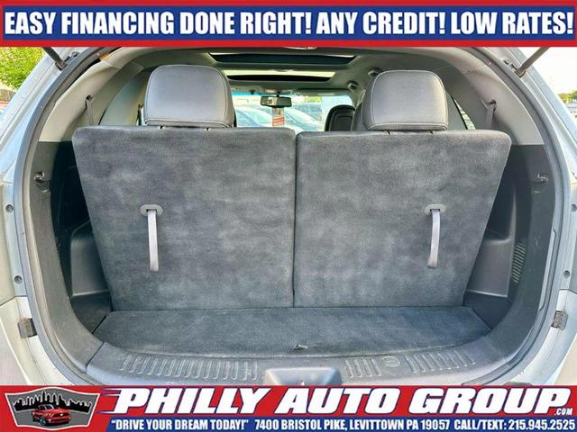 Photo of 2011 Bright Silver Kia Sorento