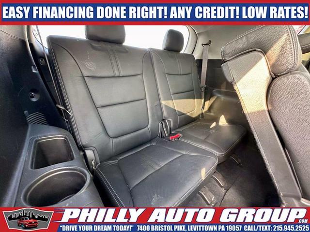 Photo of 2011 Bright Silver Kia Sorento