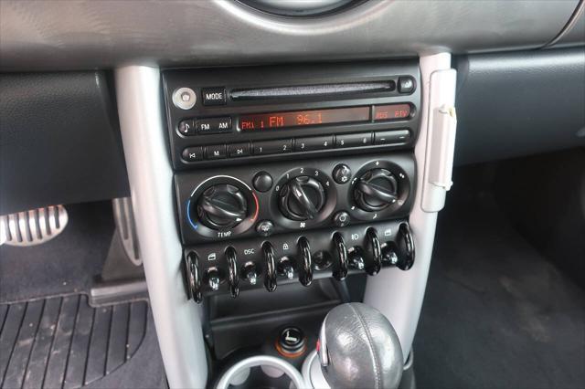 Photo of 2005 British Racing Green Metallic MINI Cooper S
