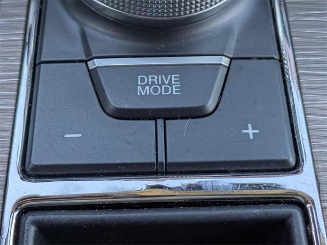 Photo of 2023 Oxford White Ford Expedition