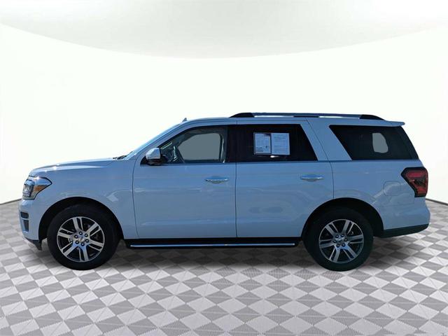 Photo of 2023 Oxford White Ford Expedition