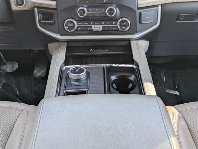 Photo of 2023 Oxford White Ford Expedition