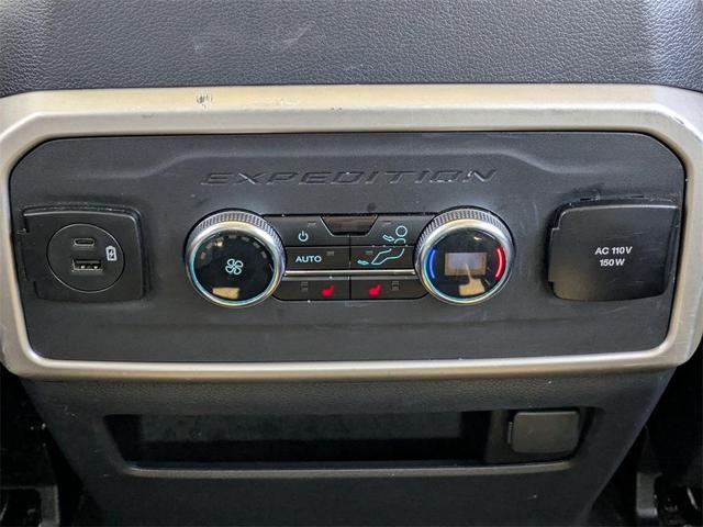 Photo of 2023 Oxford White Ford Expedition