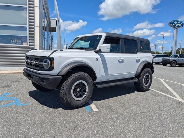 Photo of 2025 Oxford White Ford Bronco