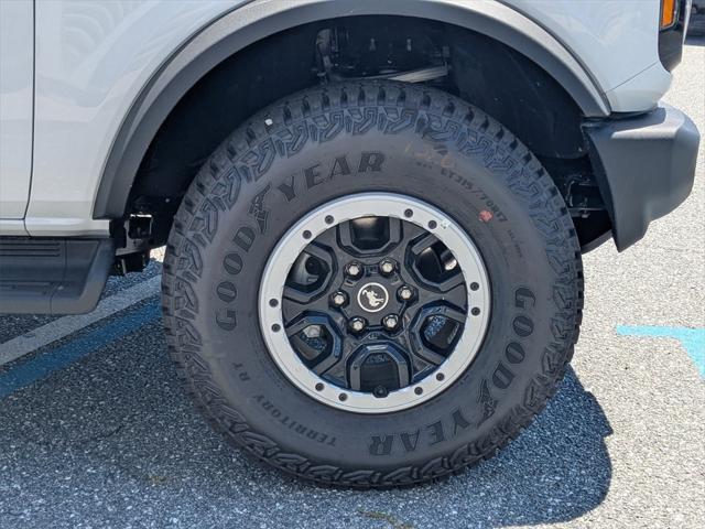 Photo of 2025 Oxford White Ford Bronco