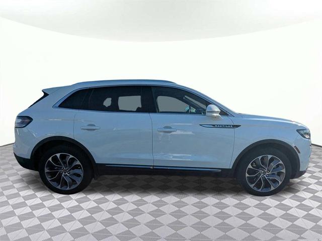 Photo of 2022 Pristine White Metallic Tri-Coat Lincoln Nautilus