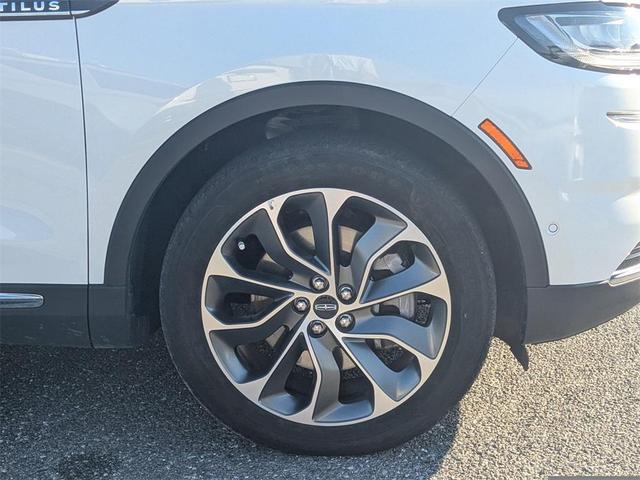 Photo of 2022 Pristine White Metallic Tri-Coat Lincoln Nautilus