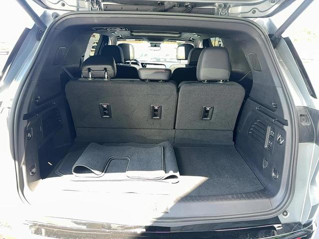 Photo of 2024 Gray Chevrolet Traverse