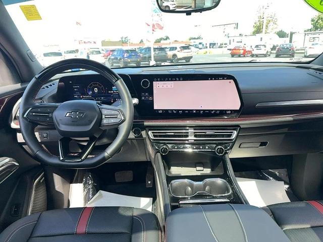 Photo of 2024 Gray Chevrolet Traverse