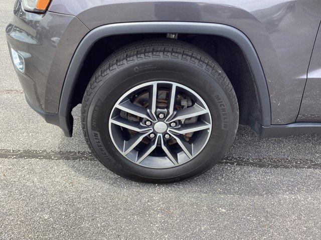 Photo of 2018 Granite Crystal Clearcoat Metallic Jeep Grand Cherokee