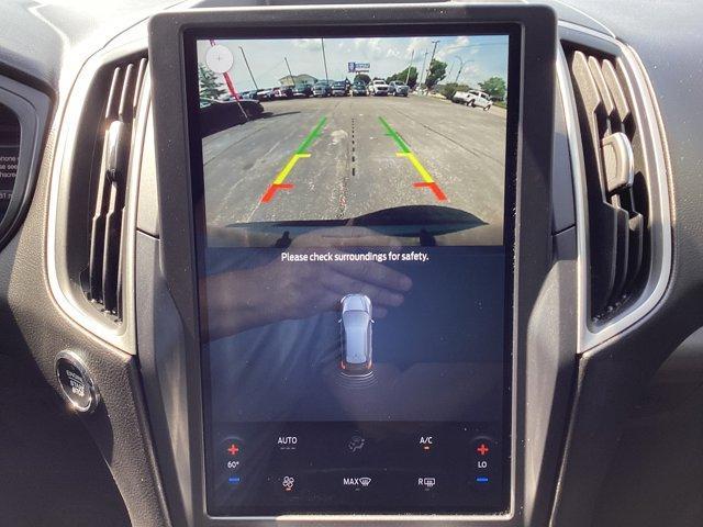 Photo of 2022 Agate Black Metallic Ford Edge