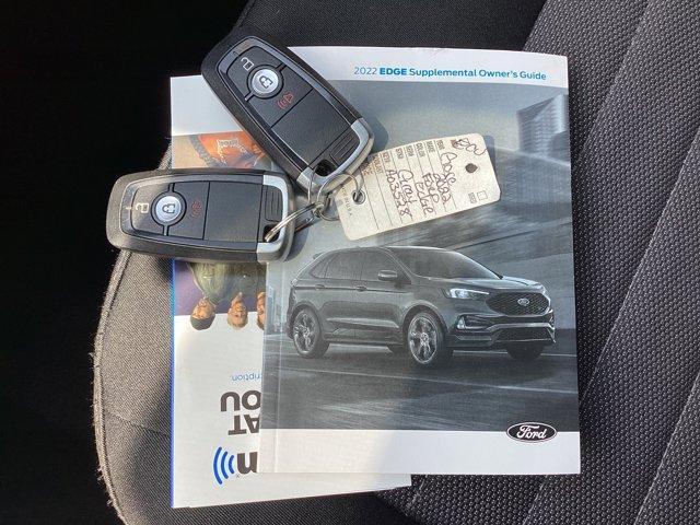 Photo of 2022 Agate Black Metallic Ford Edge