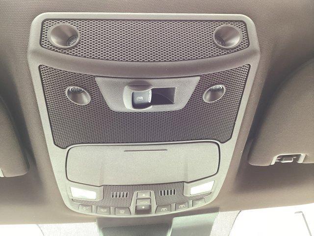 Photo of 2021 Agate Black Metallic Ford F-450