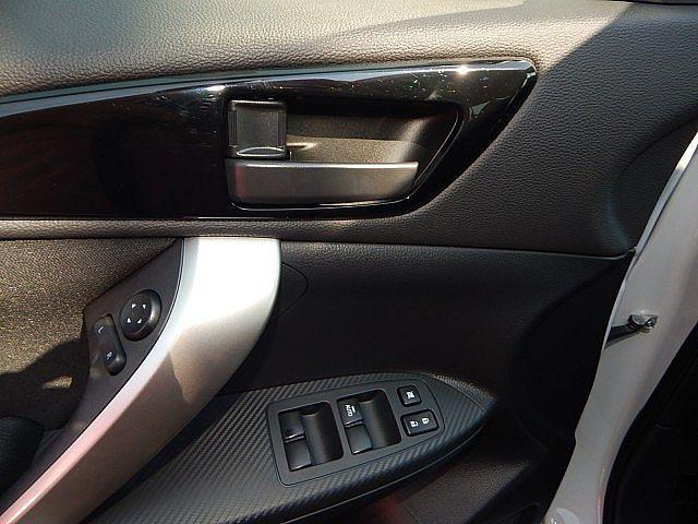 Photo of 2024 White Diamond Mitsubishi Eclipse Cross