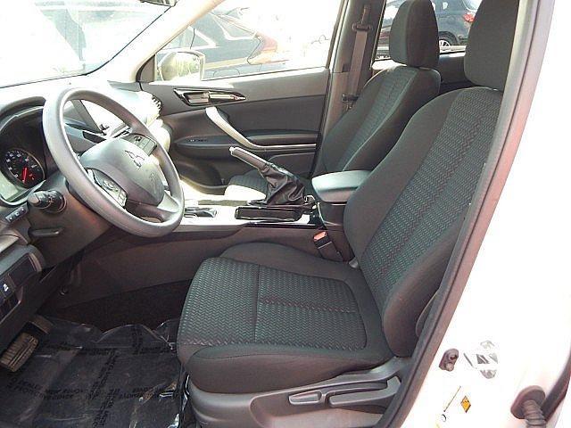 Photo of 2024 White Diamond Mitsubishi Eclipse Cross