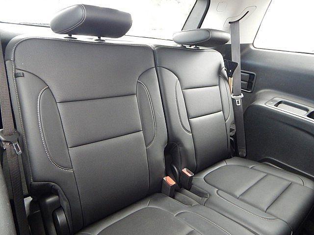Photo of 2023 Summit White GMC Acadia