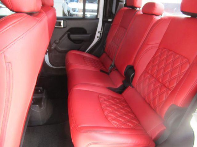 Photo of 2022 Bright White Clearcoat Jeep Gladiator