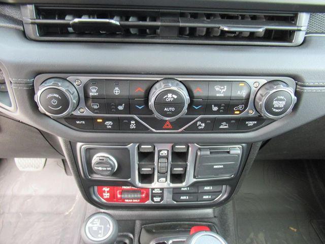 Photo of 2025 Bright White Clearcoat Jeep Wrangler