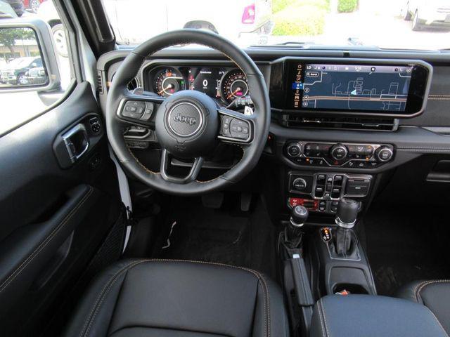 Photo of 2025 Bright White Clearcoat Jeep Wrangler