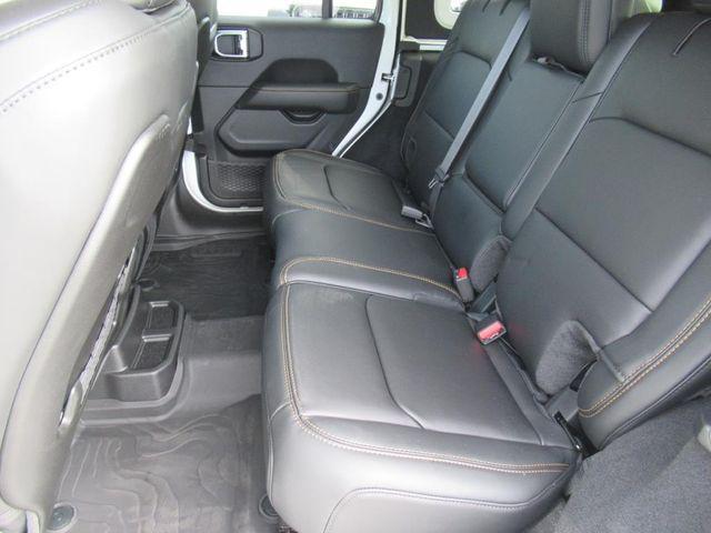 Photo of 2025 Bright White Clearcoat Jeep Wrangler