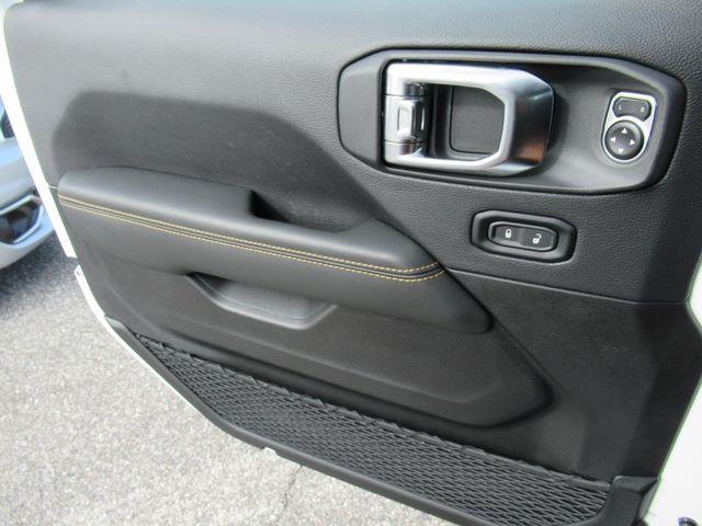 Photo of 2025 Bright White Clearcoat Jeep Wrangler