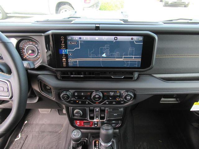 Photo of 2025 Bright White Clearcoat Jeep Wrangler