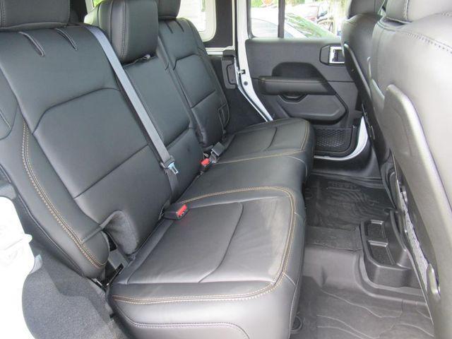 Photo of 2025 Bright White Clearcoat Jeep Wrangler
