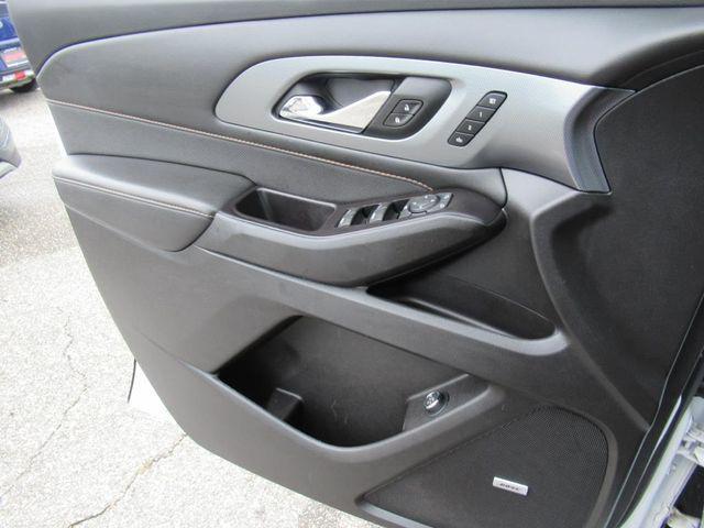 Photo of 2020 Summit White Chevrolet Traverse