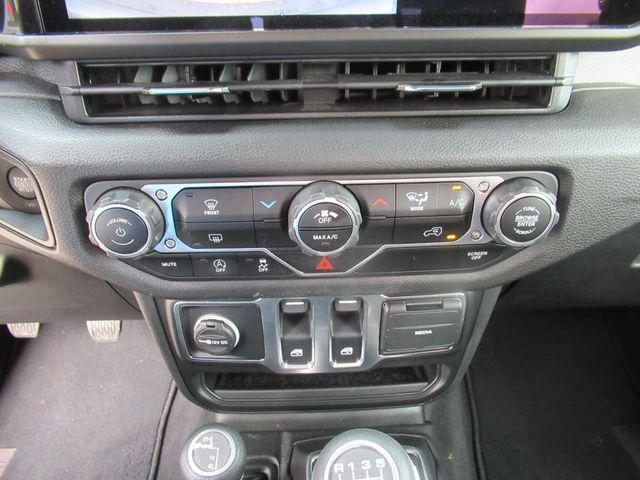 Photo of 2024 Black Clearcoat Jeep Wrangler