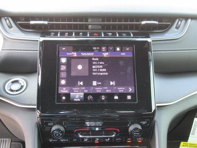 Photo of 2025 Silver Zynith Jeep Grand Cherokee