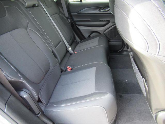 Photo of 2025 Silver Zynith Jeep Grand Cherokee