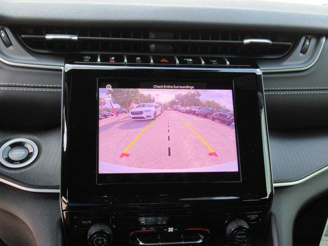 Photo of 2025 Silver Zynith Jeep Grand Cherokee