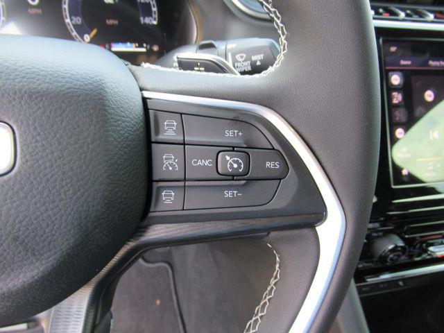 Photo of 2025 Silver Zynith Jeep Grand Cherokee