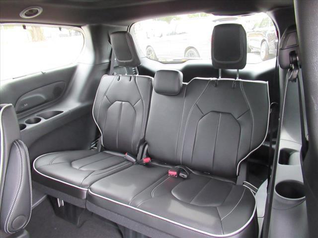 Photo of 2025 Bright White Clearcoat Chrysler Pacifica