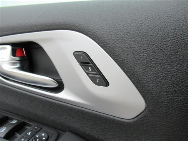 Photo of 2025 Bright White Clearcoat Chrysler Pacifica
