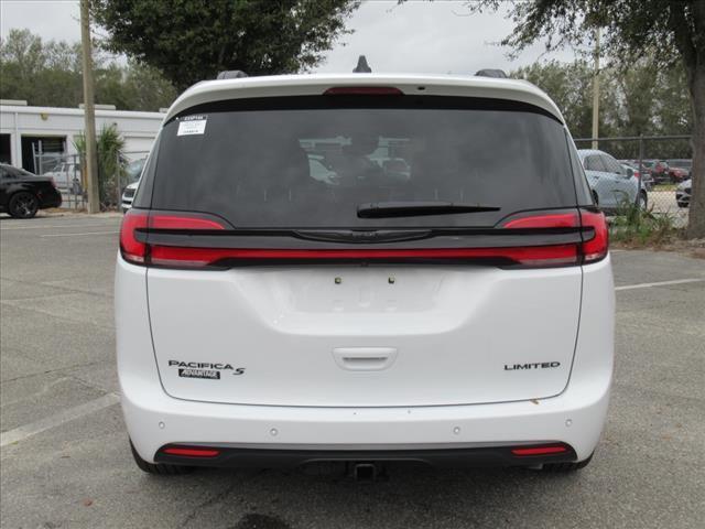 Photo of 2025 Bright White Clearcoat Chrysler Pacifica