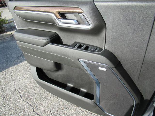 Photo of 2024 Iridescent Pearl Tricoat Chevrolet Silverado 1500