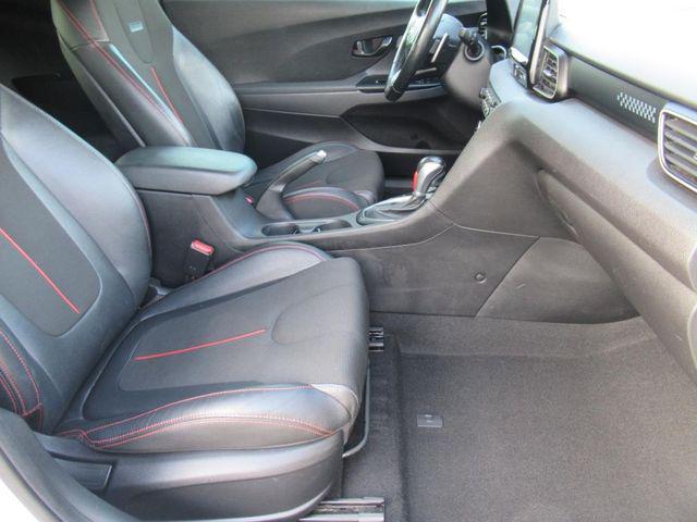 Photo of 2020 Chalk White Hyundai Veloster
