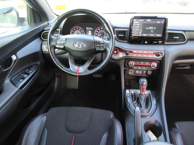 Photo of 2020 Chalk White Hyundai Veloster