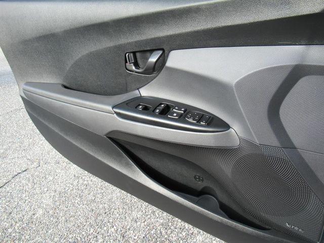 Photo of 2020 Chalk White Hyundai Veloster