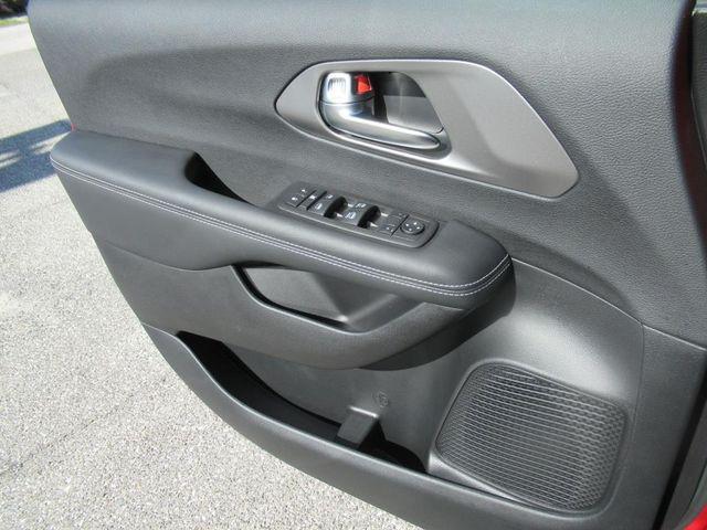 Photo of 2025 Red Hot Pearlcoat Chrysler Voyager