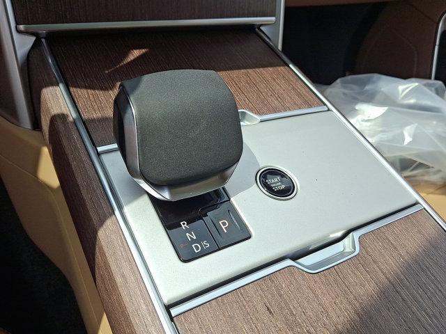 Photo of 2025 Fuji White - 1AA Land Rover Range Rover
