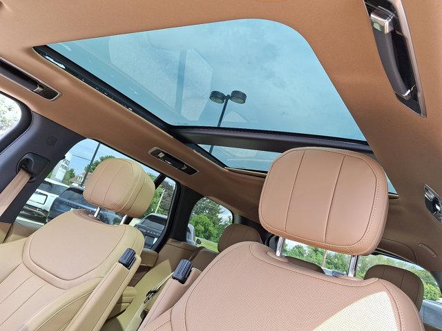Photo of 2025 Fuji White - 1AA Land Rover Range Rover