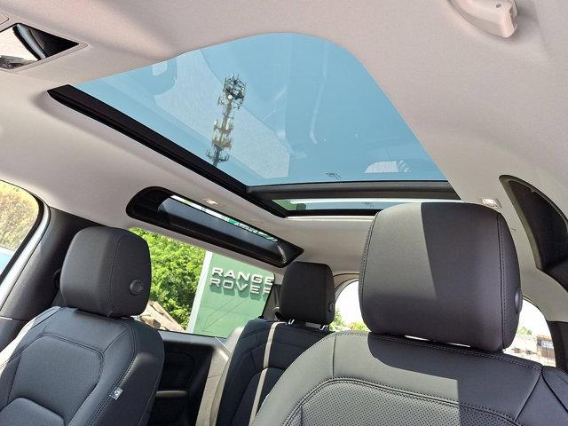 Photo of 2025 Fuji White - 1AA Land Rover Defender