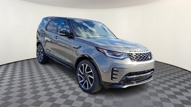 Photo of 2024 Lantau Bronze Metallic - 1DP Land Rover Discovery