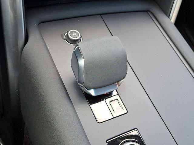 Photo of 2024 Lantau Bronze Metallic - 1DP Land Rover Discovery