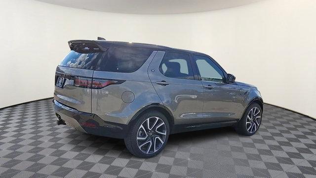 Photo of 2024 Lantau Bronze Metallic - 1DP Land Rover Discovery