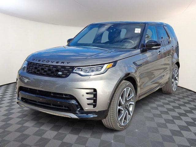Photo of 2024 Lantau Bronze Metallic - 1DP Land Rover Discovery